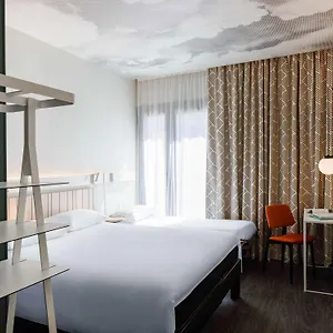 *** Hotel Kyriad Lyon Est - Zi - Aéroport France